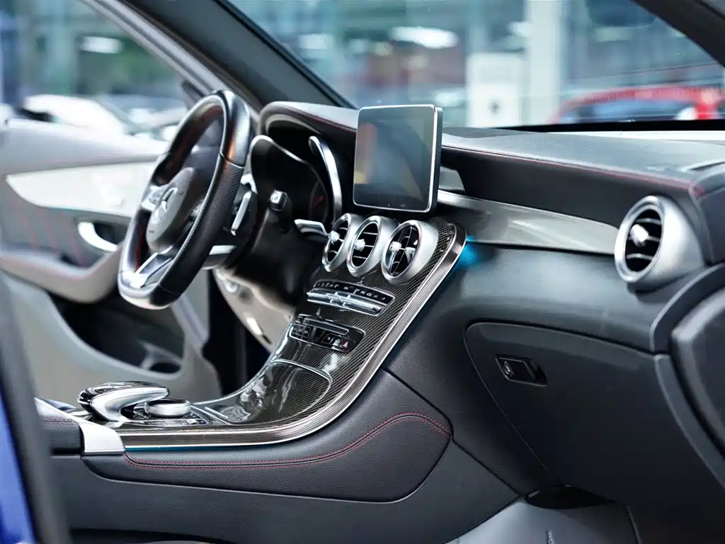 Mercedes-Benz GLC AMG 2019 — фото 38