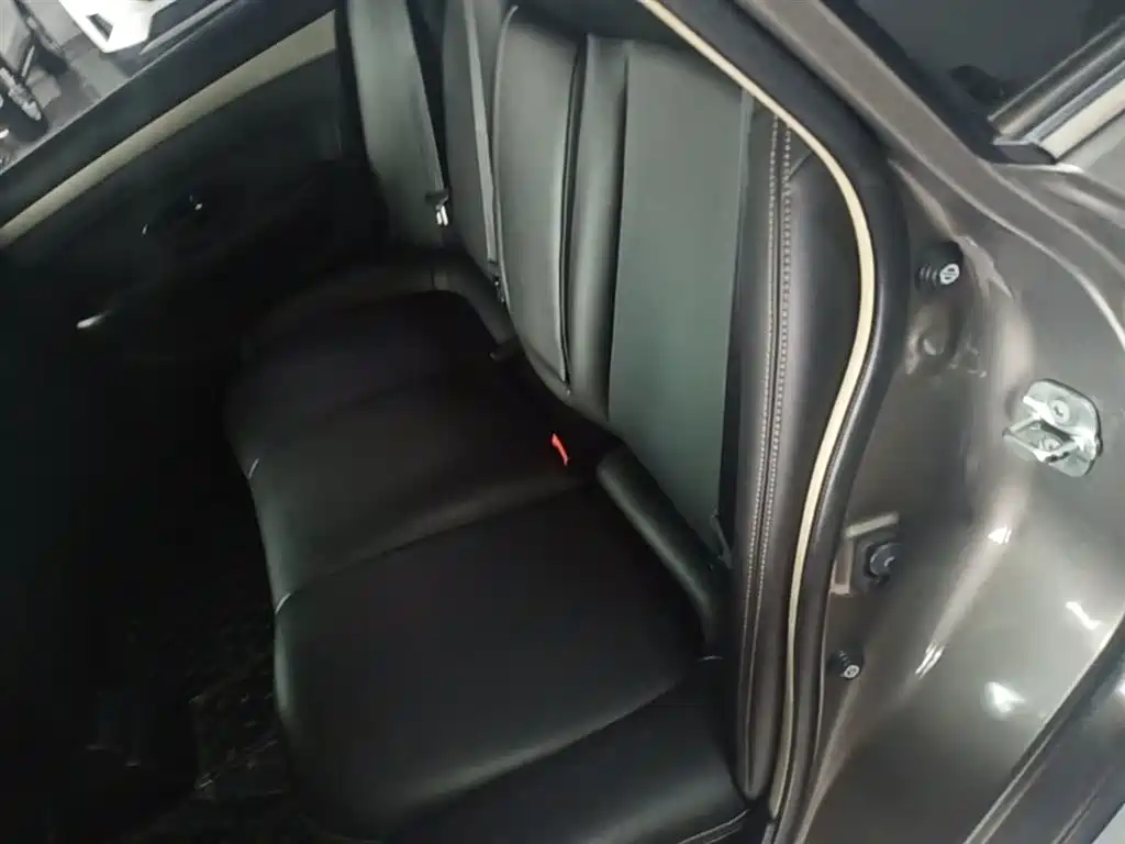 Nissan Sylphy 2018 — фото 17