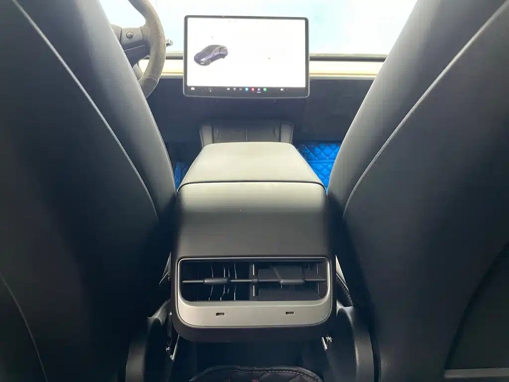 Tesla Model Y 2021 — фото 17