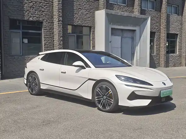 Denza Z9GT 2024