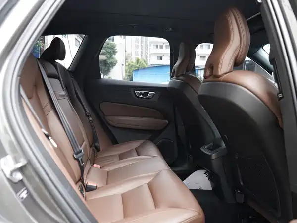 Volvo XC60 2021