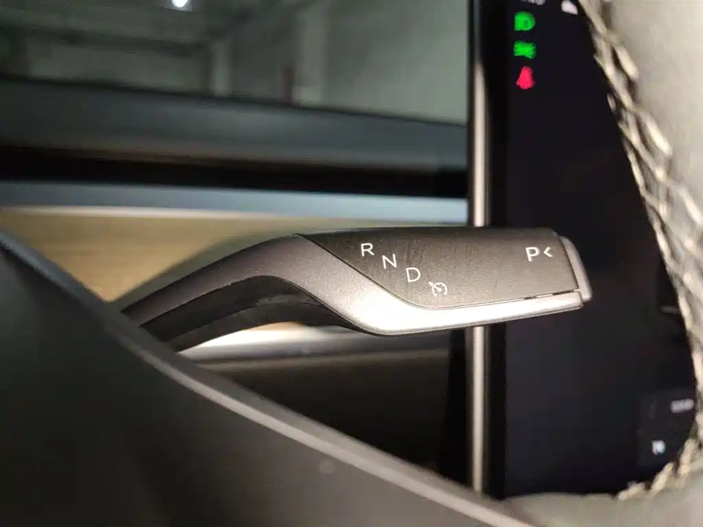 Tesla Model Y 2023 — фото 14