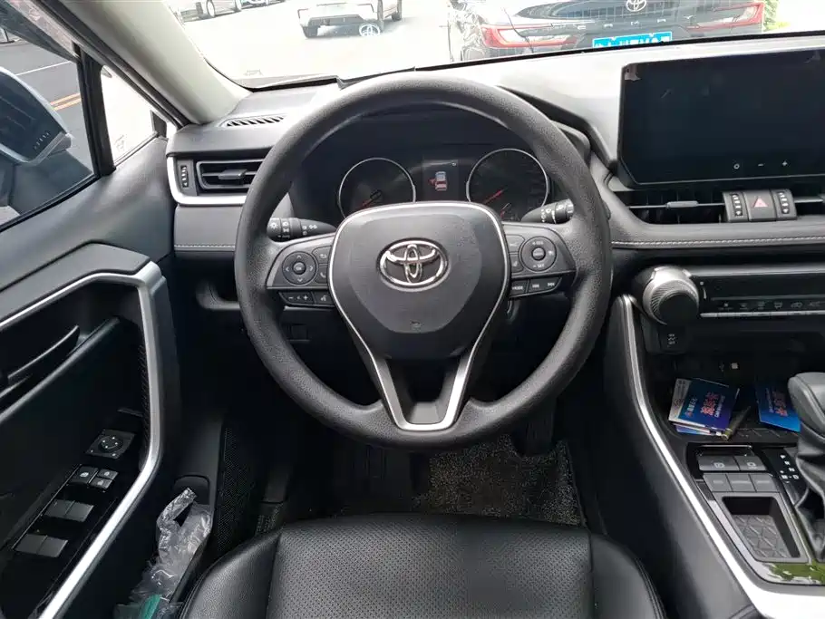 Toyota RAV4 2024 — фото 15