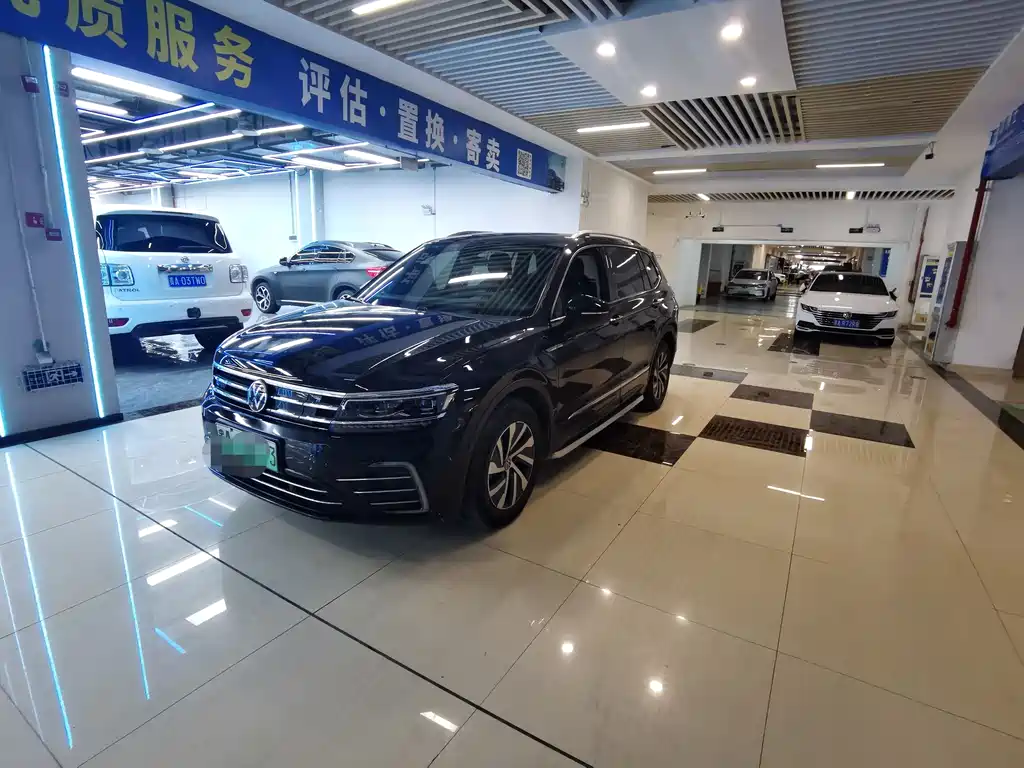 Volkswagen Tiguan L PHEV 2021 — фото 2