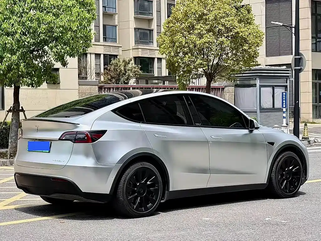 Tesla Model Y 2023 — фото 7