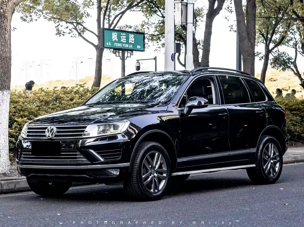 Volkswagen Touareg 2018 — фото 1