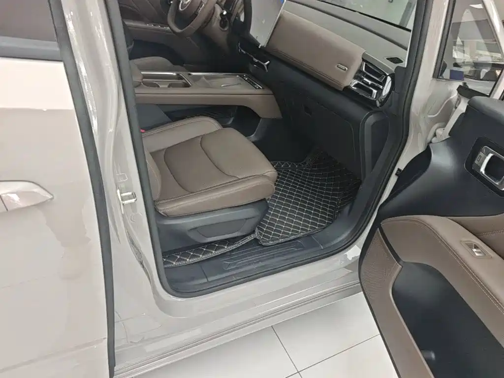 Wuling Starlight 730 EV 2025 — фото 11