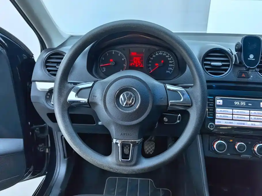 Volkswagen Jetta 2016 — фото 15