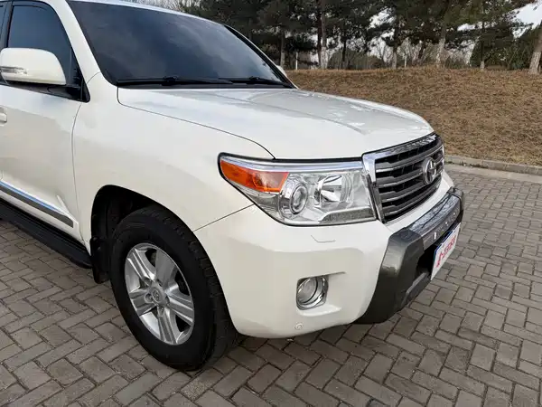 Toyota Land Cruiser 2012