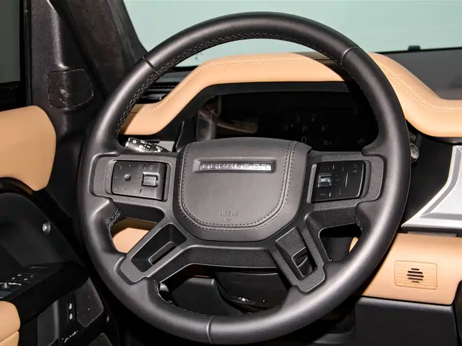 Land Rover Defender 2025 — фото 15