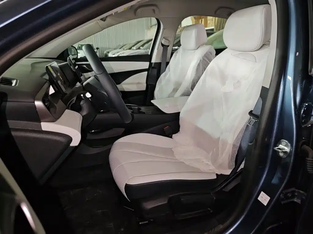 BYD Seal 05 DM-i 2026 — фото 15