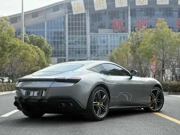 Ferrari Roma 2021