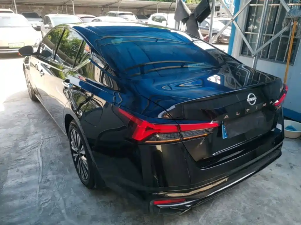 Nissan Teana 2024