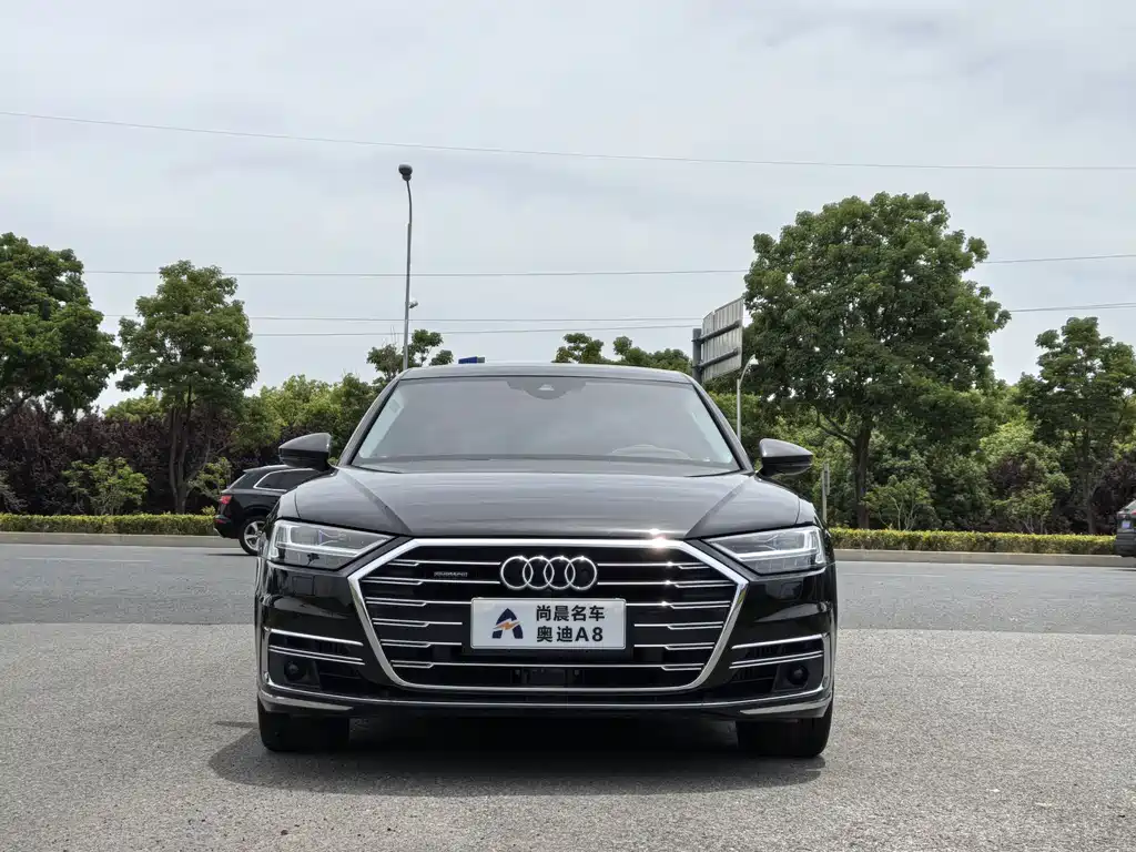 Audi A8 2022 — фото 2
