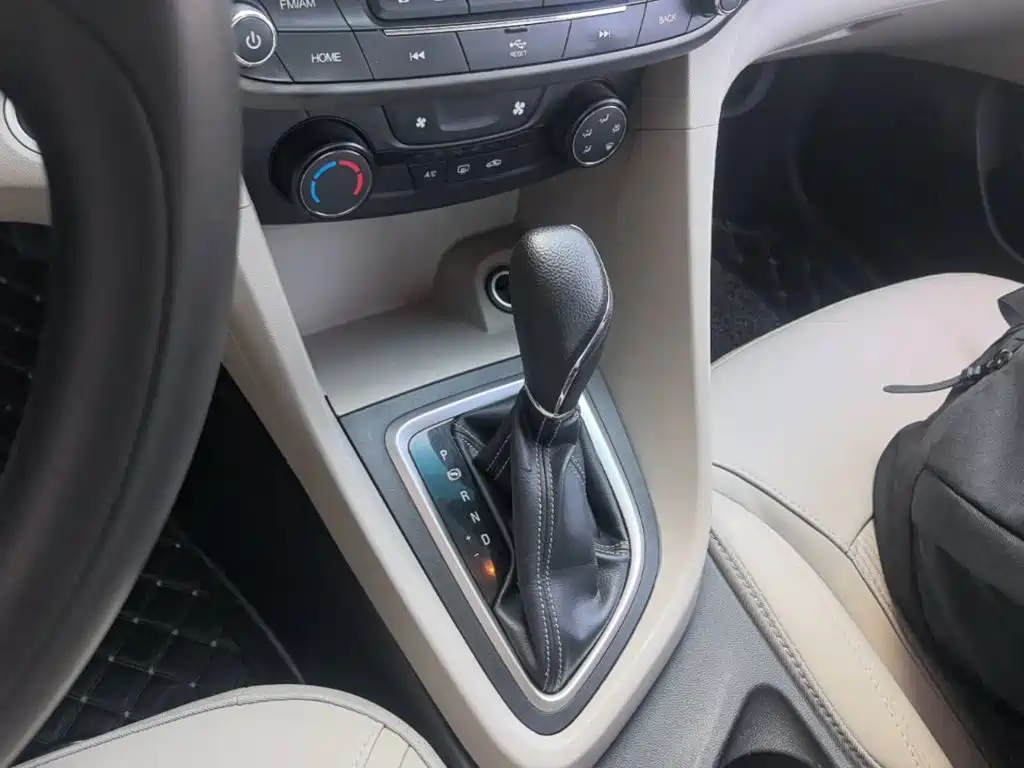 Buick Excelle GT 2017 — фото 14