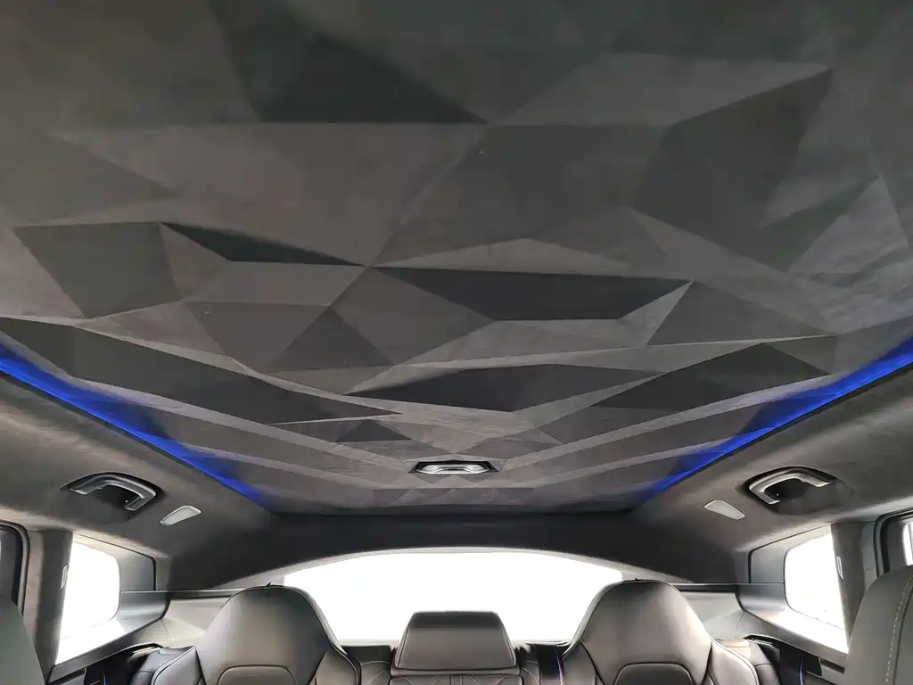 BMW XM 2024 — фото 15