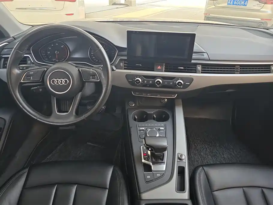 Audi A4L 2018 — фото 12