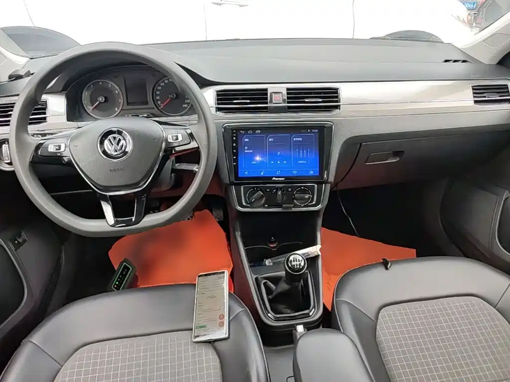Volkswagen Santana 2017 — фото 10