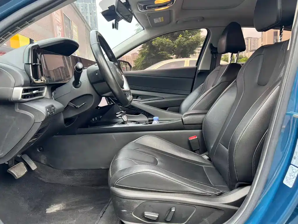 Hyundai Elantra 2022