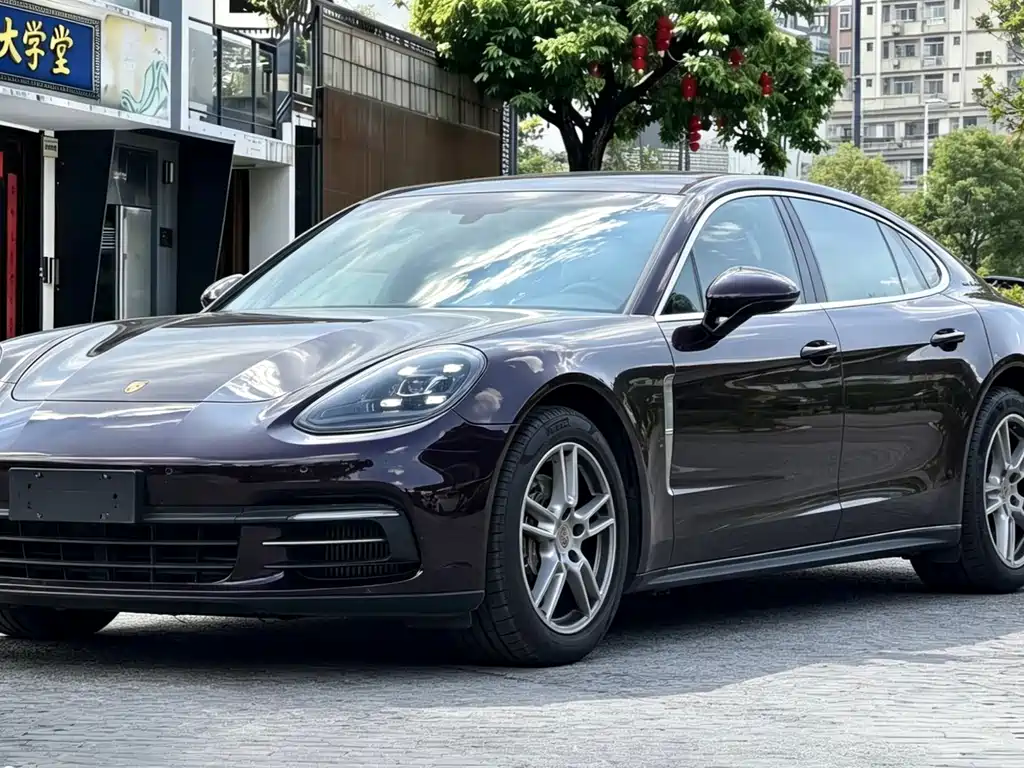 Porsche Panamera 2019 — фото 1