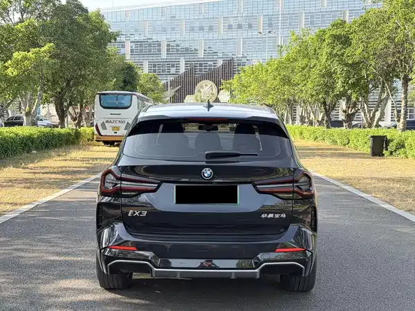 BMW iX3 2022