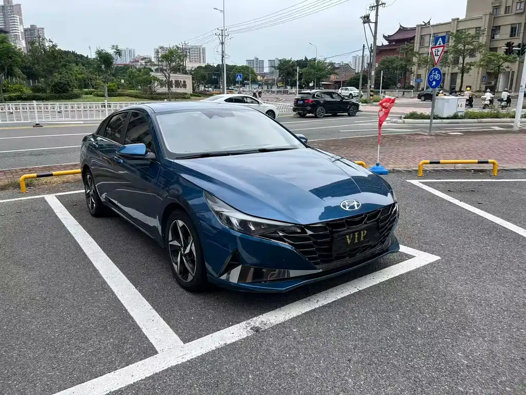 Hyundai Elantra 2022