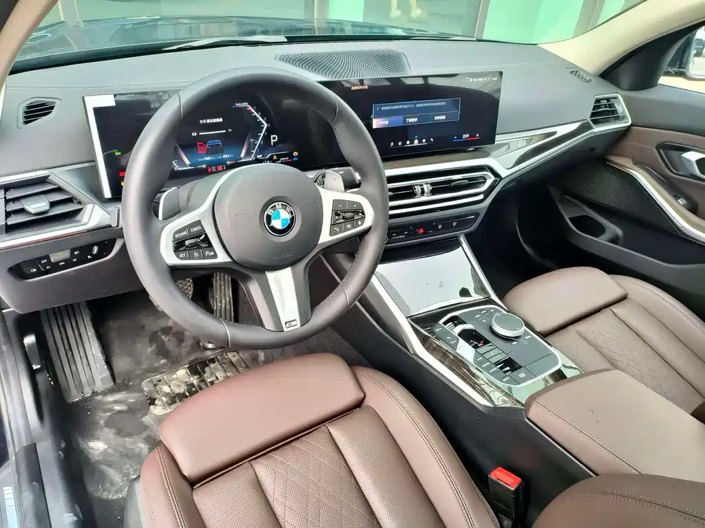 BMW 3 Series 2025 — фото 10