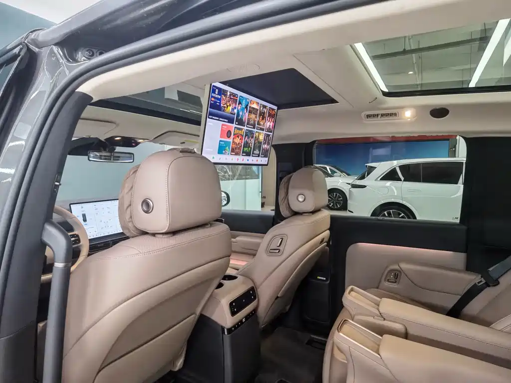 Li Auto Li MEGA 2025