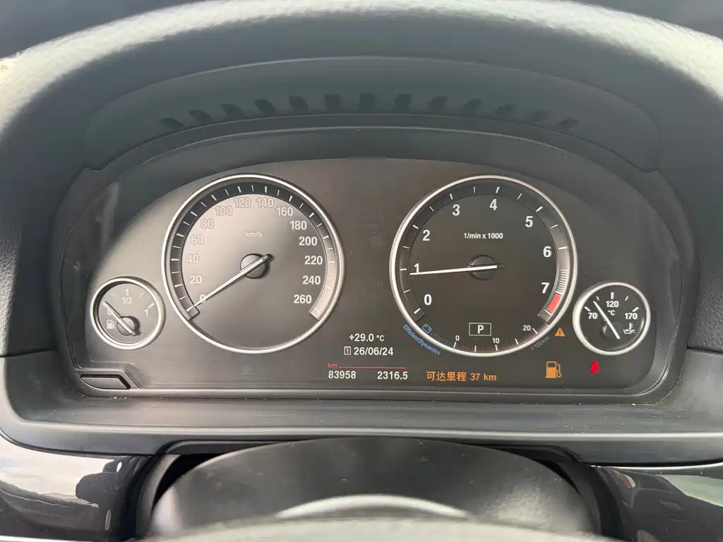 BMW 5 Series 2016 — фото 14