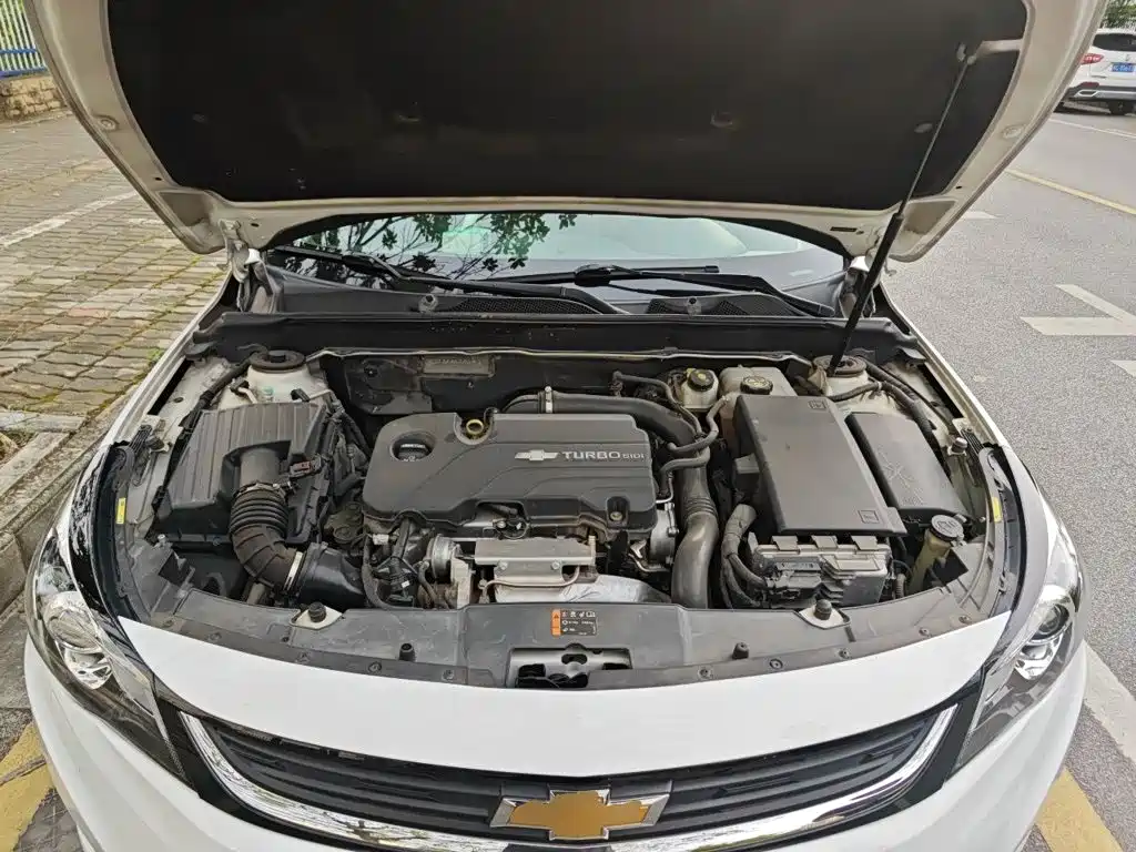 Chevrolet Malibu 2017 — фото 16