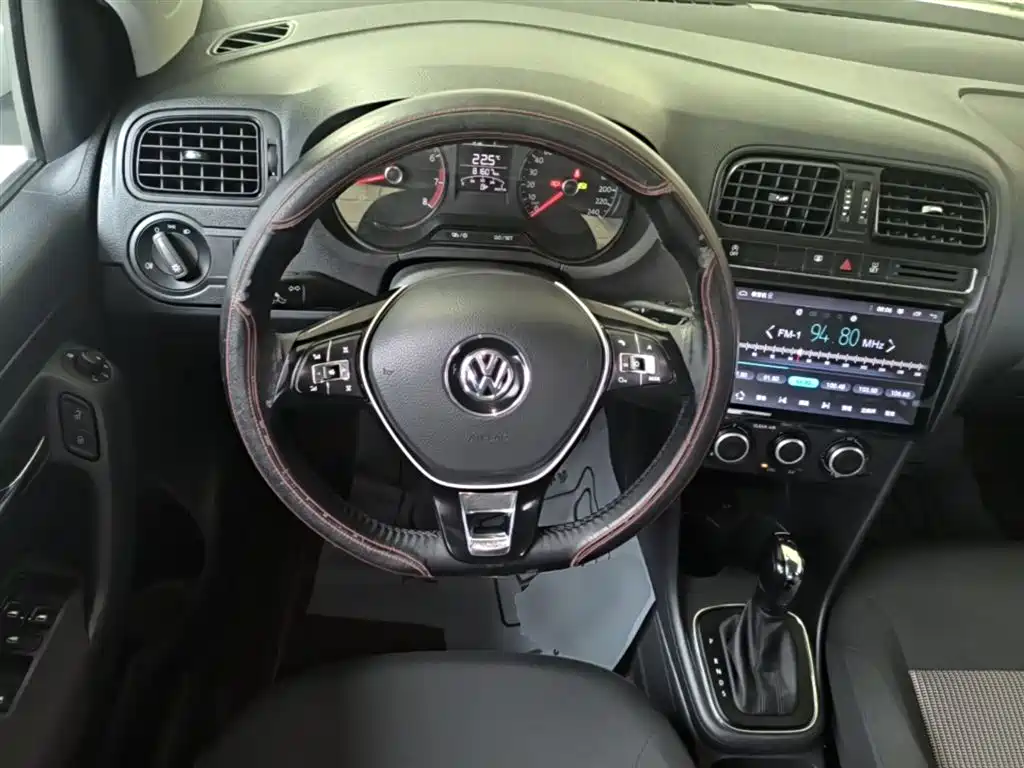 Volkswagen Polo 2019 — фото 11