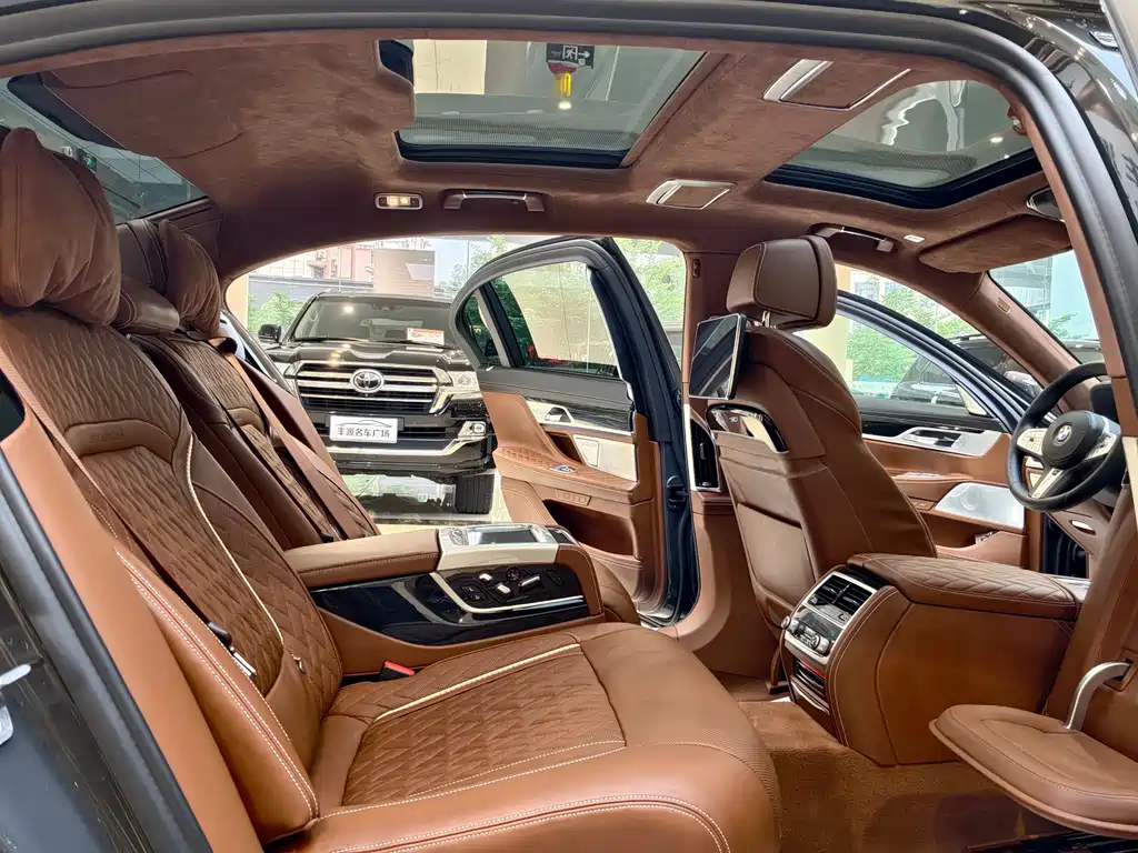 BMW 7 Series 2022 — фото 10