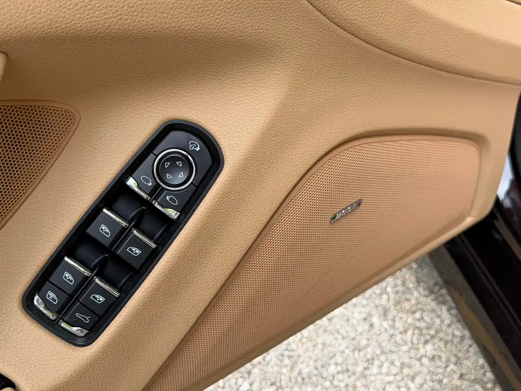 Porsche Panamera 2015 — фото 28