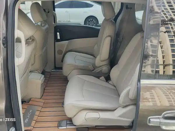 Buick GL8 2017