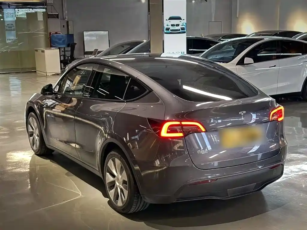 Tesla Model Y 2022 — фото 5