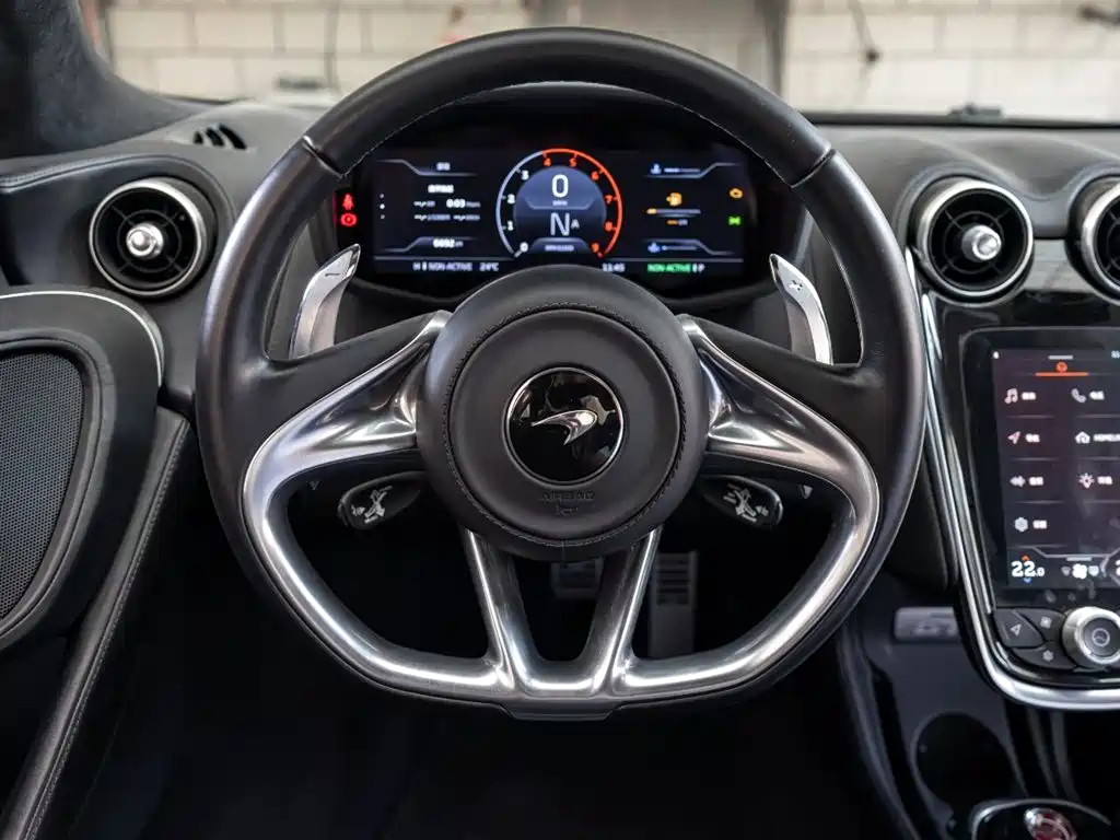 McLaren GT 2023 — фото 11