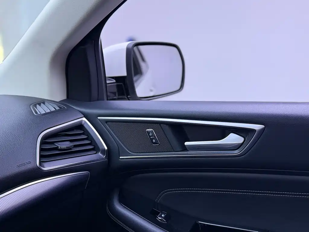 Ford Edge 2018 — фото 11