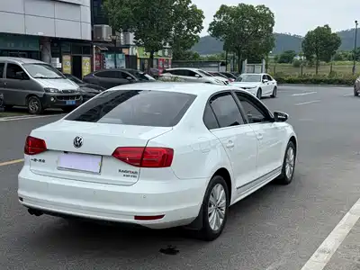Volkswagen Sagitar 2016