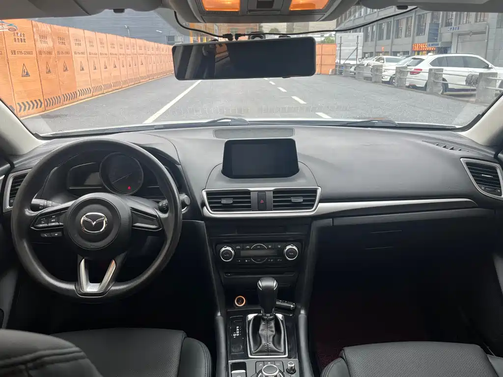 Mazda 3 Axela 2018