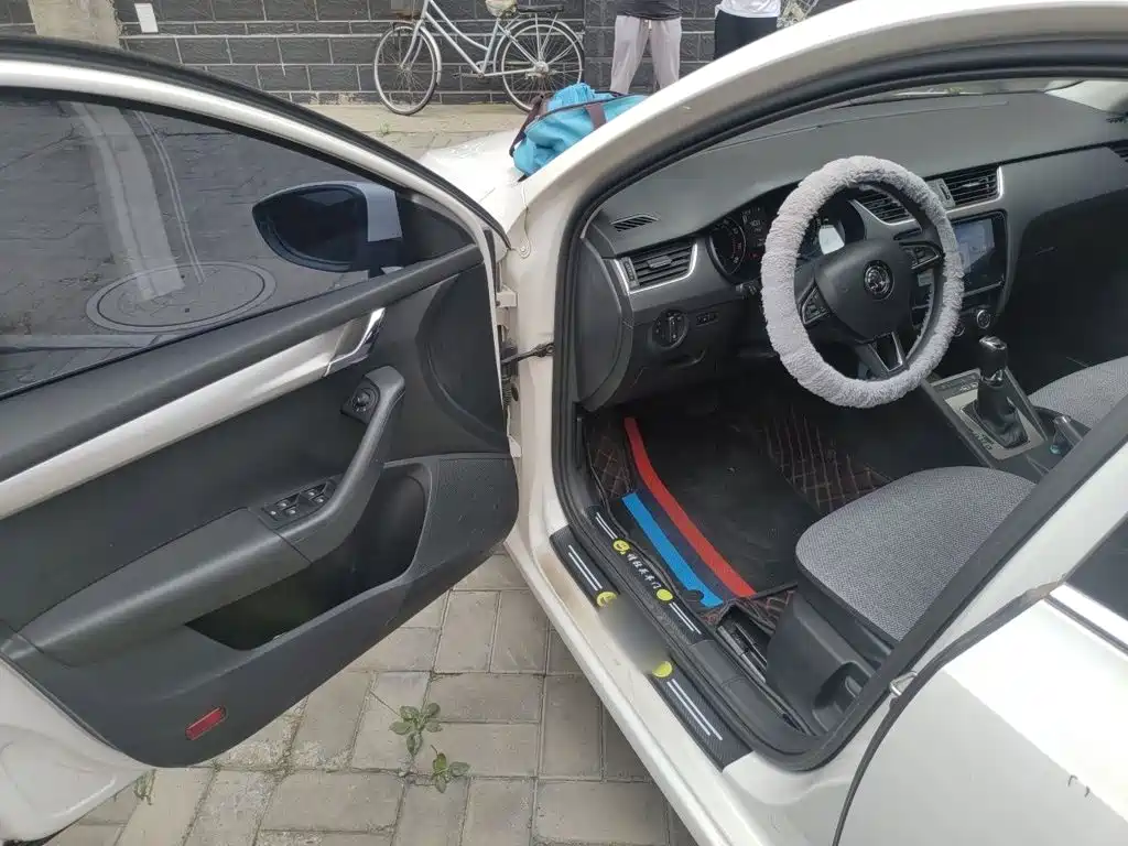 Skoda Octavia 2021 — фото 12
