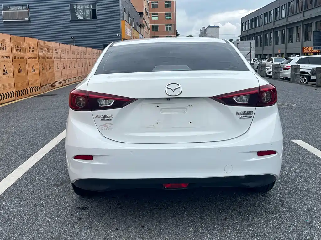 Mazda 3 Axela 2018 — фото 8