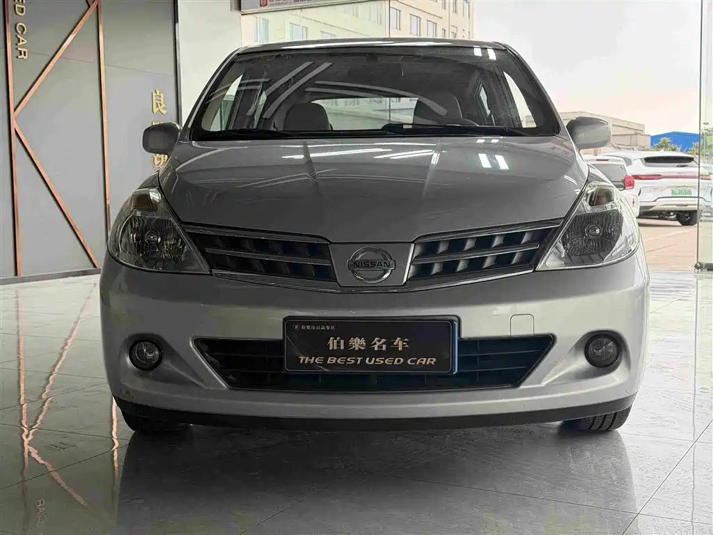 Nissan Tiida 2010