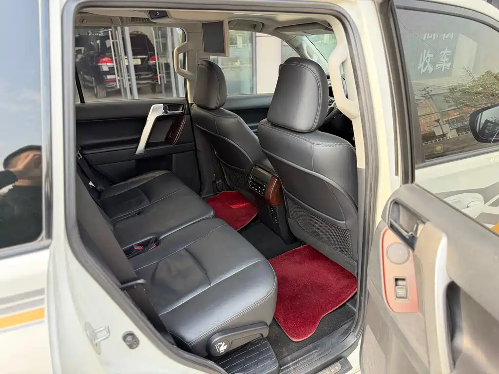 Toyota Prado 2017 — фото 11