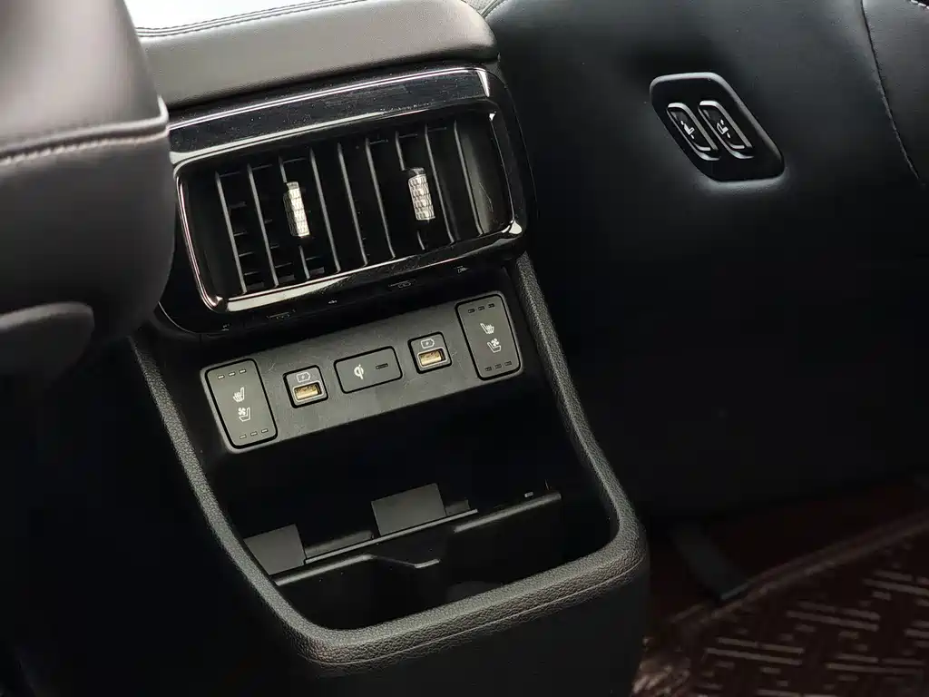Hyundai Custo 2023 — фото 13