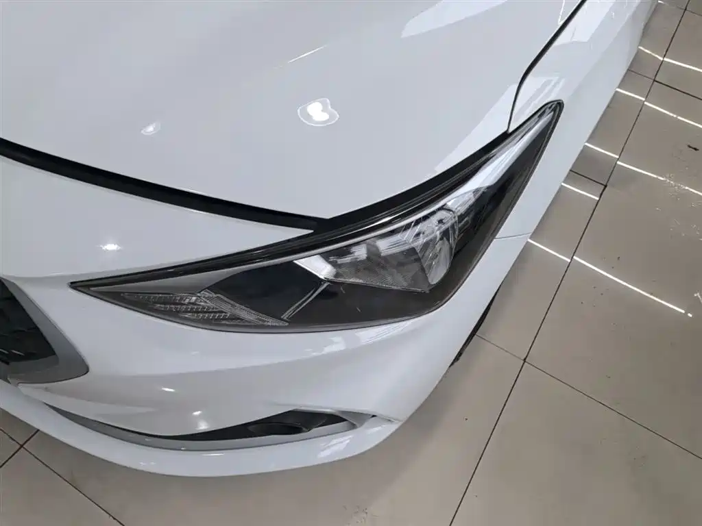 Hyundai Elantra 2019 — фото 24