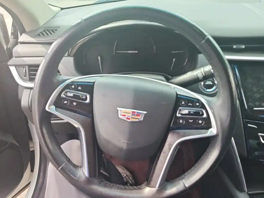 Cadillac XTS 2019 — фото 15
