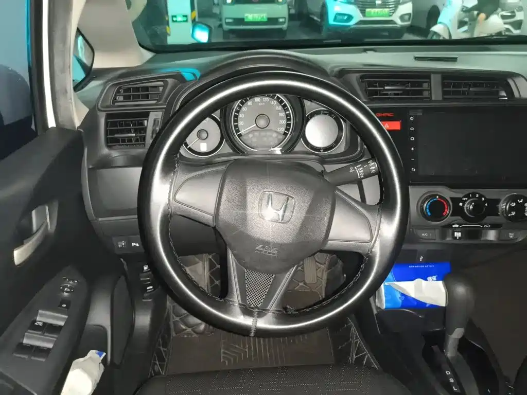 Honda Fit 2018 — фото 6