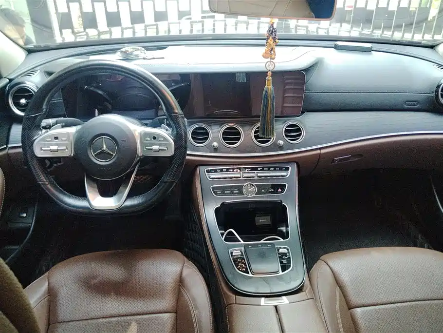 Mercedes-Benz E-Class 2020 — фото 11