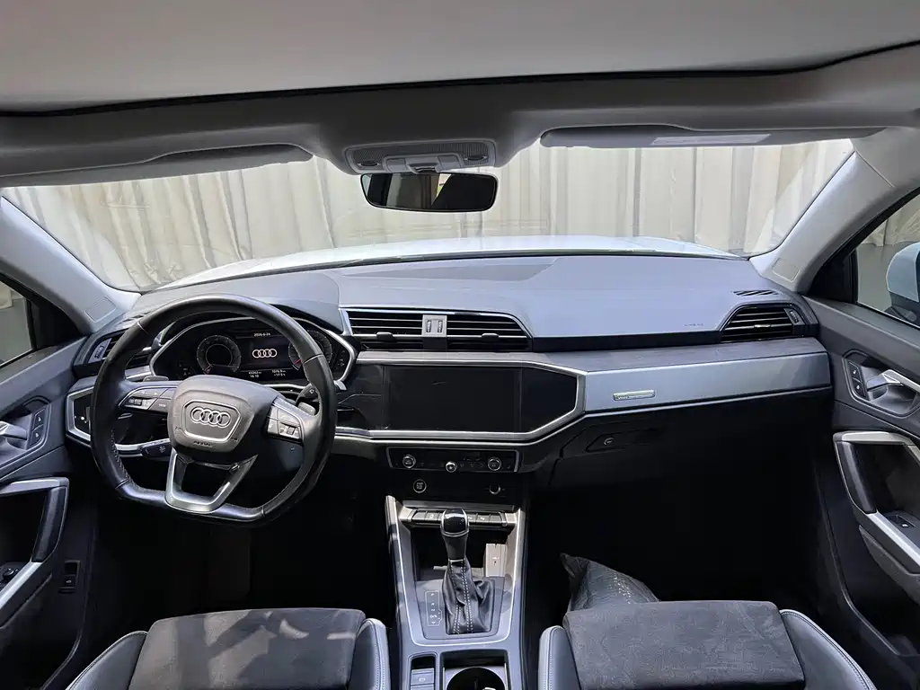 Audi Q3 2023 — фото 11