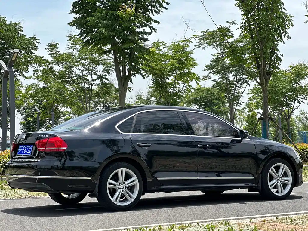 Volkswagen Passat 2013 — фото 6